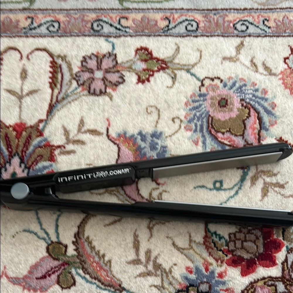 Conair Infiniti Pro Hair Straightener - Black